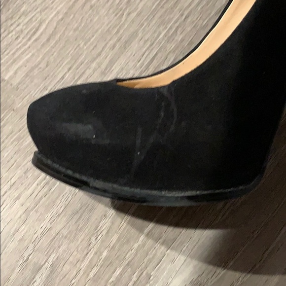 GUESS Heels - Picture 6 of 6